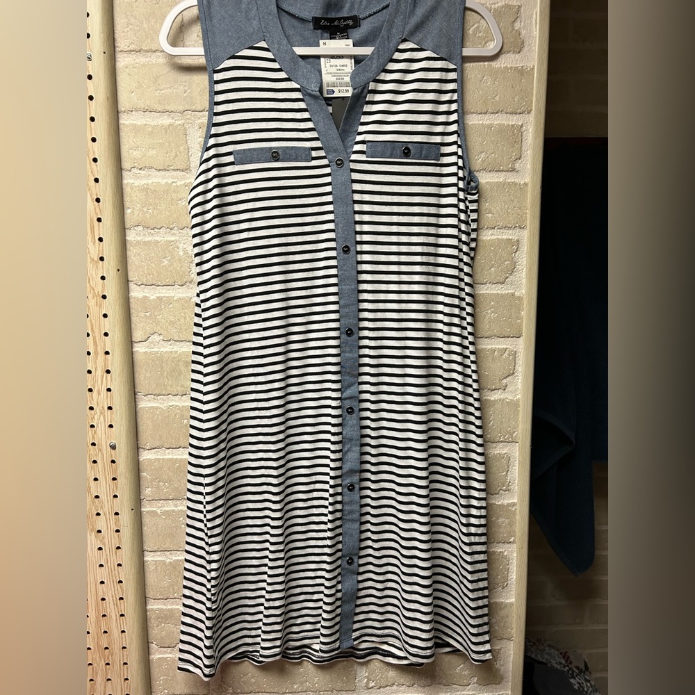 Sleeveless dress